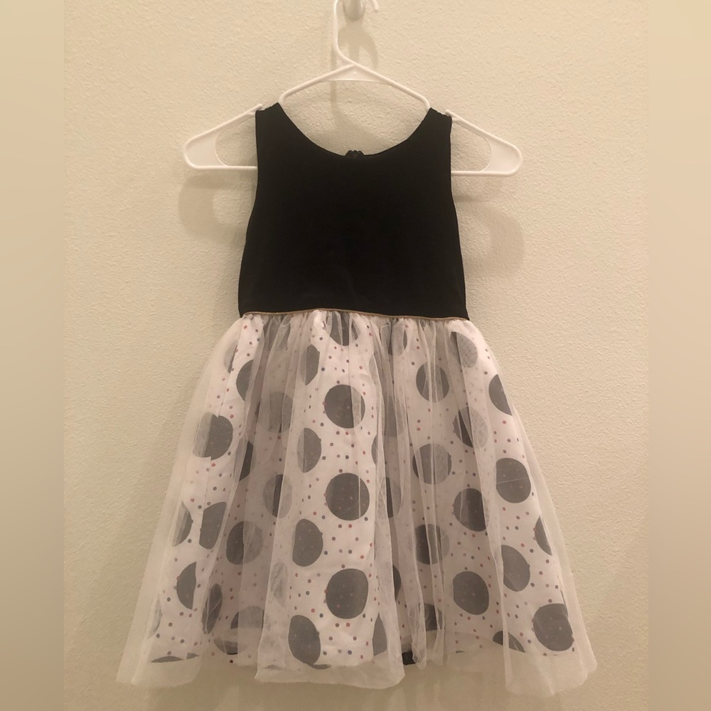 Cat & Jack Dress Dotted Size Small (6/6x)
